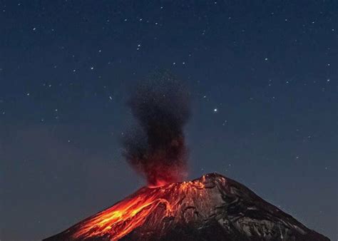 Elevan alerta por explosiones del volcán Popocatépetl